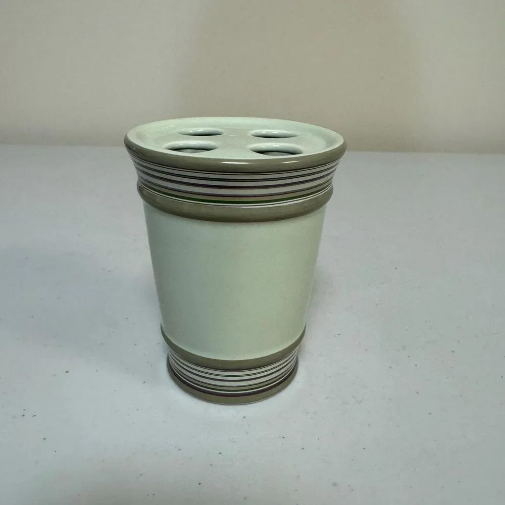 Martha Stewart Everyday Toothbrush Holder Green 4 Brush Round Bath Container